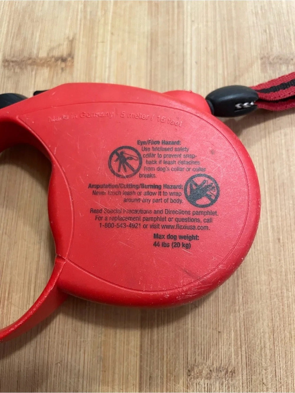 Flexi Standard 2 retractable leash, fully functioning, 16’, max weight 44lbs